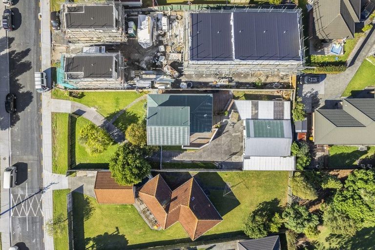 Photo of property in 49 Neil Avenue, Te Atatu Peninsula, Auckland, 0610