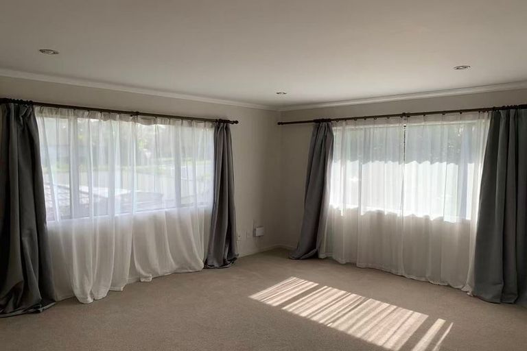 Photo of property in 3 Coventry Way, Long Bay, Auckland, 0630