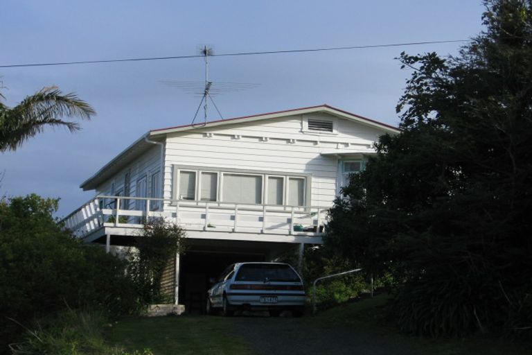 Photo of property in 18 Totara Road, Leigh, 0985