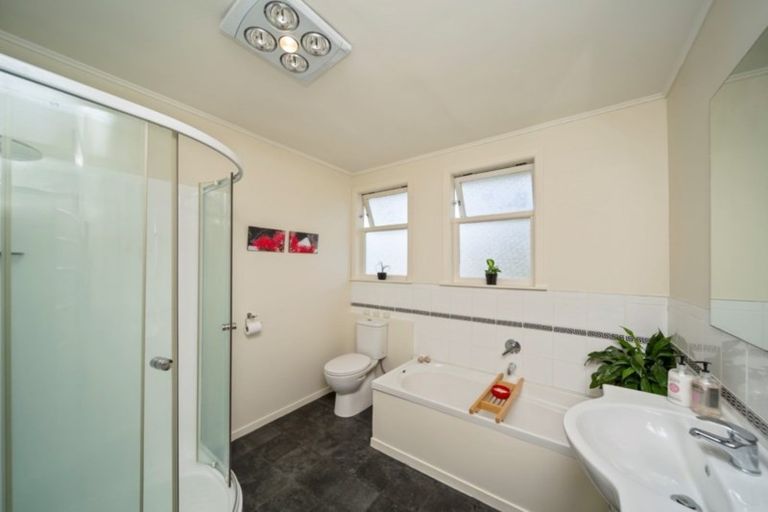 Photo of property in 84 Cook Street, Marfell, New Plymouth, 4310