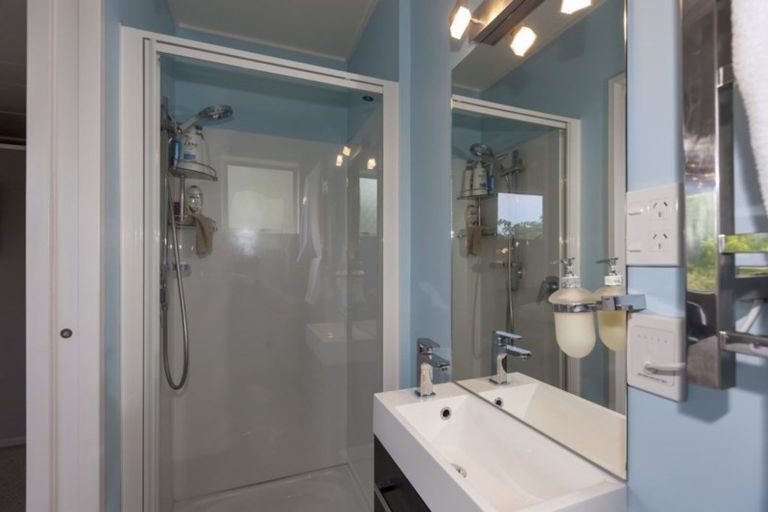 Photo of property in 256 Te Moana Road, Waikanae, 5036