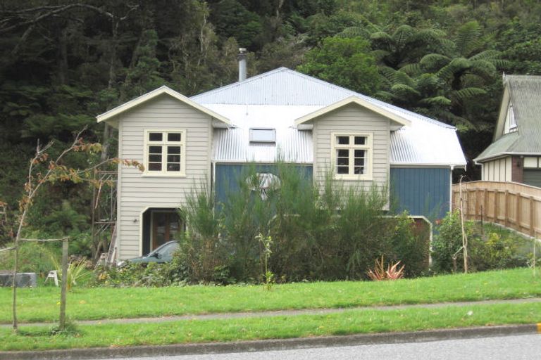 Photo of property in 91 Tawhai Street, Stokes Valley, Lower Hutt, 5019