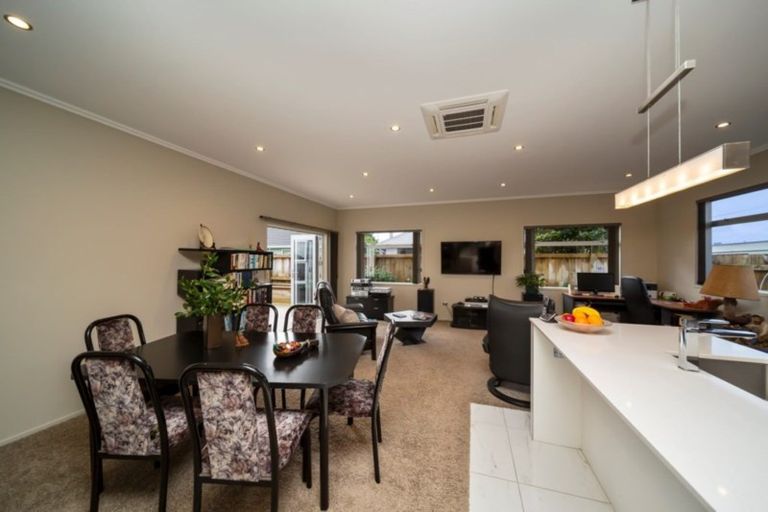 Photo of property in 297 Carrington Street, Vogeltown, New Plymouth, 4310