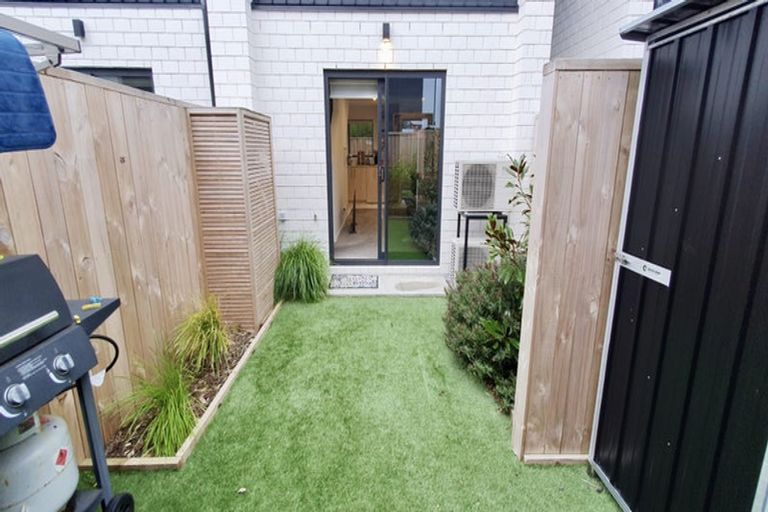 Photo of property in 7/22 Yeovil Road, Te Atatu Peninsula, Auckland, 0610