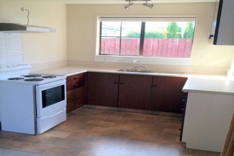 Photo of property in 2/7 Peverel Street, Riccarton, Christchurch, 8011