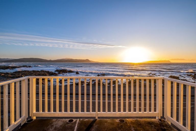 Photo of property in 17 Moana Road, Plimmerton, Porirua, 5026