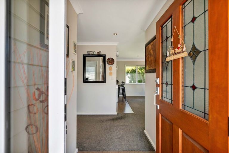 Photo of property in 15a Heta Road, Highlands Park, New Plymouth, 4312
