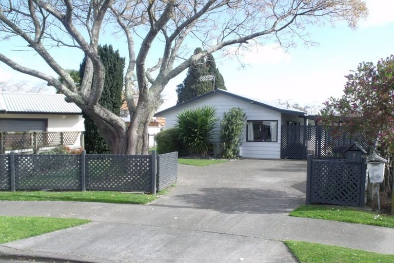 Photo of property in Hawkes Bay Furniture Co, 7 Martin Dale, Raureka, Hastings, 4120