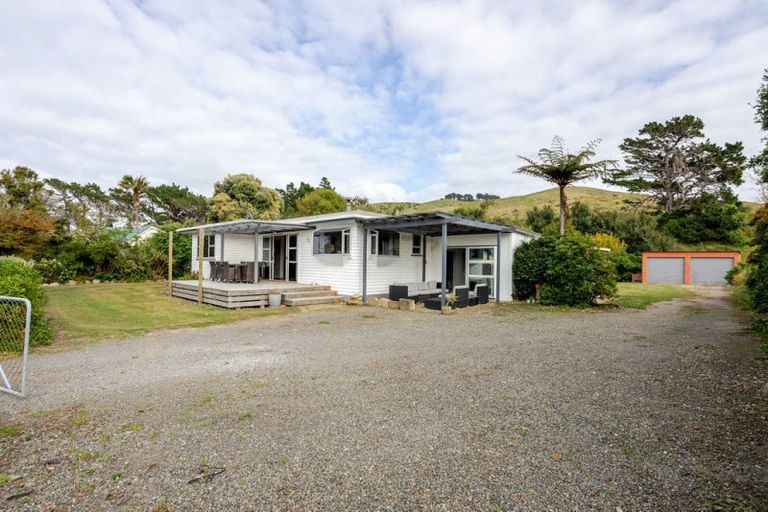 Photo of property in 40 Seaview Road, Herbertville, Dannevirke, 4970