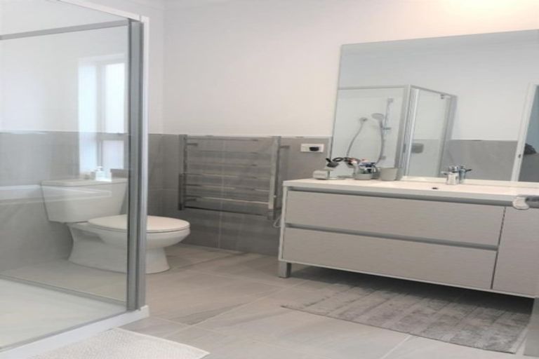 Photo of property in 11 Wallace Road, Hobsonville, Auckland, 0616