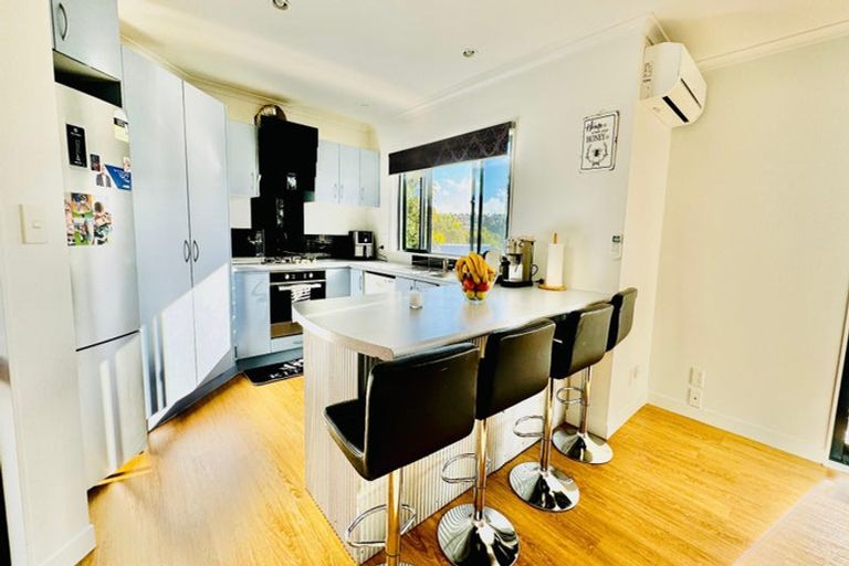 Photo of property in 2/82a Coronation Road, Hillcrest, Auckland, 0627