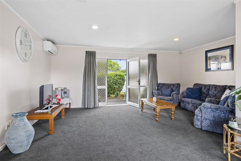 Photo of property in 2 Childs Avenue, Pukekohe, 2120