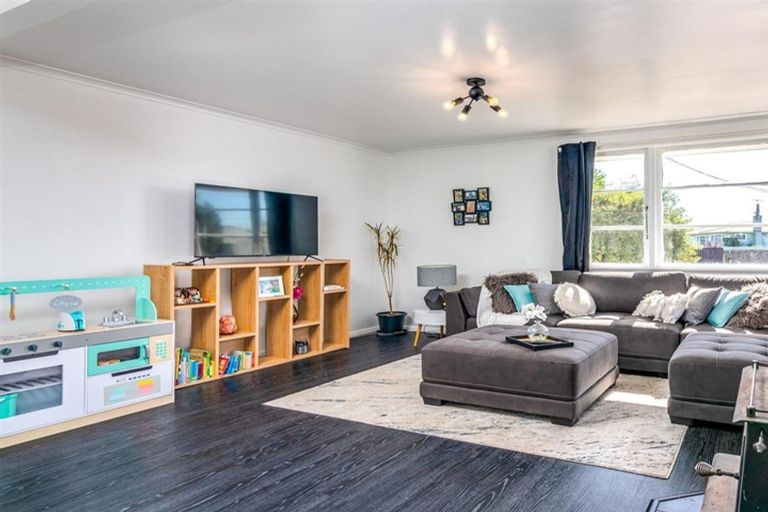 Photo of property in 10 Jones Place, Masterton, 5810