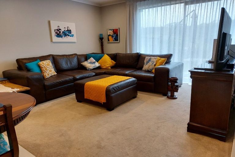 Photo of property in 123 Glenvar Ridge Road, Long Bay, Auckland, 0630