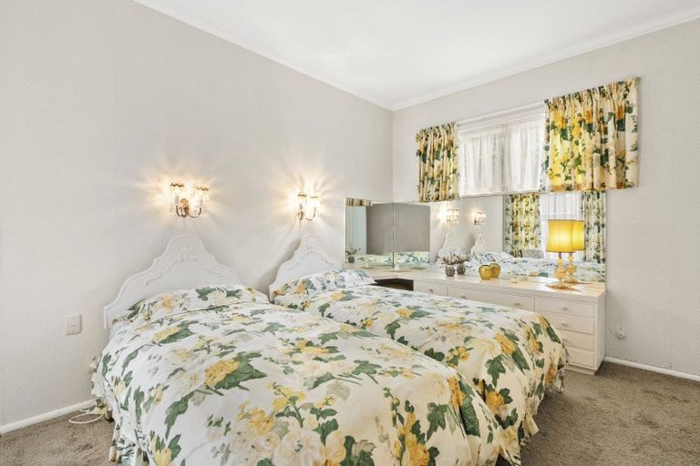 Photo of property in 37 Burrows Avenue, Karori, Wellington, 6012