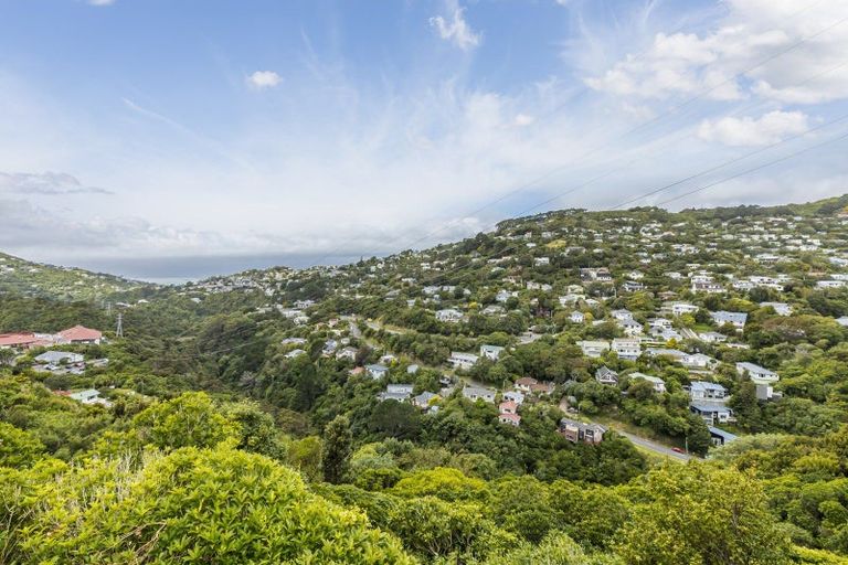 Photo of property in 35 Chartwell Drive, Crofton Downs, Wellington, 6035