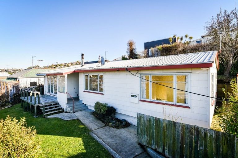 Photo of property in 2 Walter Street, The Glen, Dunedin, 9011