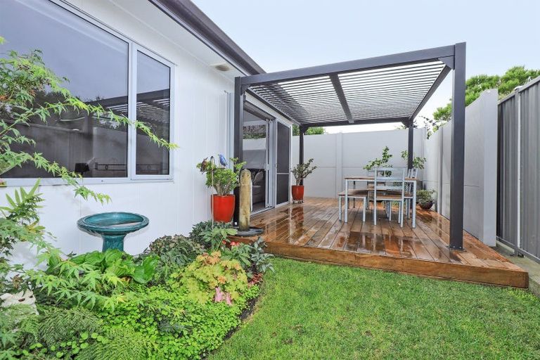 Photo of property in 22 Cassin Place, Taradale, Napier, 4112