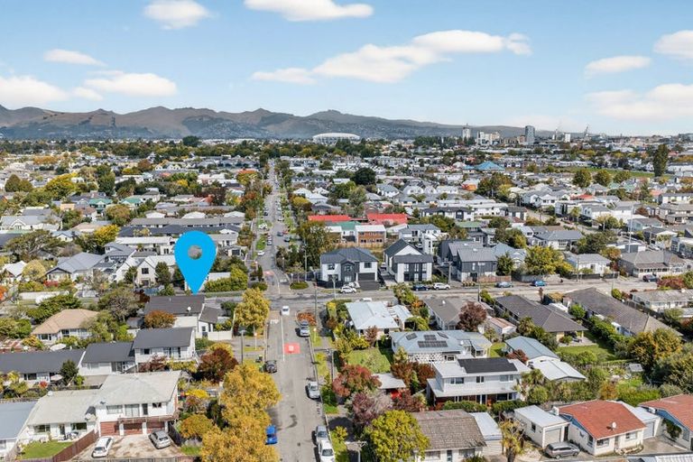 Photo of property in 217 Edgeware Road, Edgeware, Christchurch, 8013