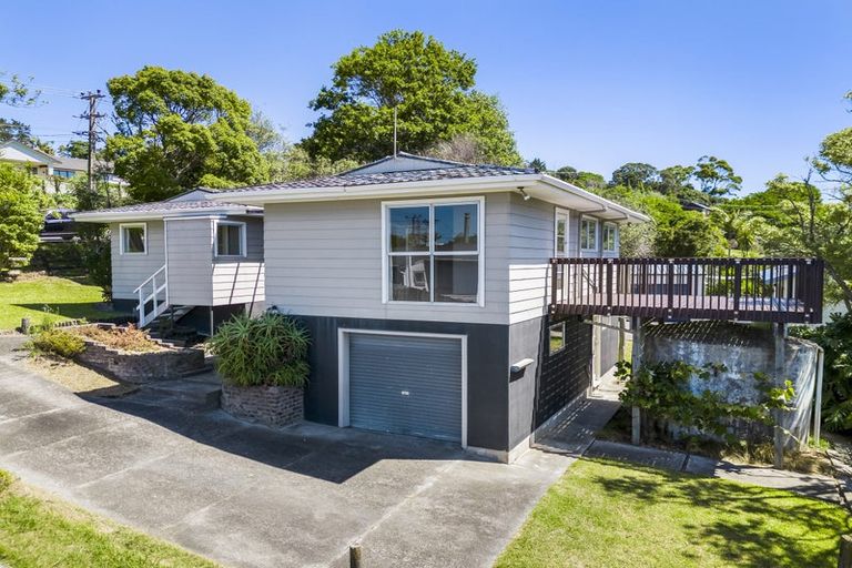 Photo of property in 35 Cedar Terrace, Stanmore Bay, Whangaparaoa, 0932