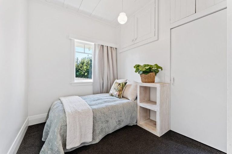 Photo of property in 18 Penton Road, Stanmore Bay, Whangaparaoa, 0932