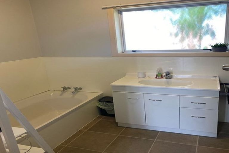 Photo of property in 300 Cambridge Road, Hillcrest, Hamilton, 3216