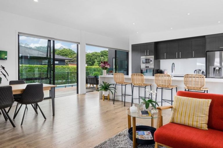 Photo of property in 16 Awanui Crescent, Matakana, 0985