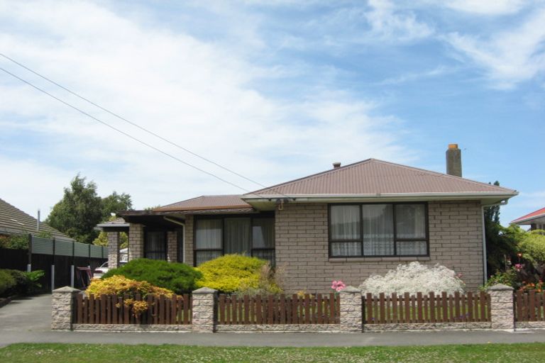 Photo of property in 20 Tenby Place, Avondale, Christchurch, 8061