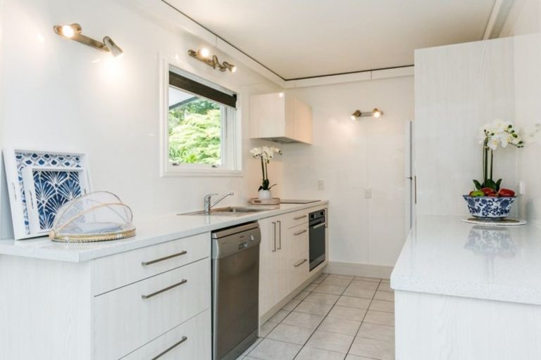 Photo of property in 11 Shortland Place, Havelock North, 4130