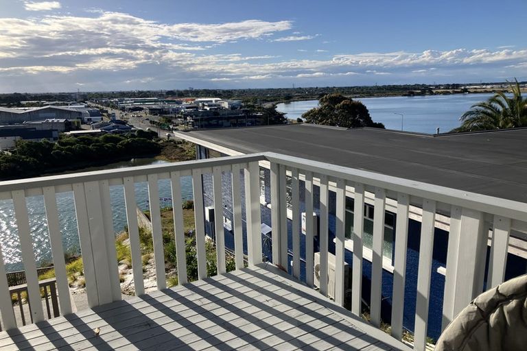 Photo of property in 11 Ferrymead Terrace, Ferrymead, Christchurch, 8081