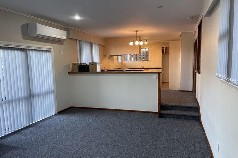 Photo of property in 116 Edgewater Drive, Pakuranga, Auckland, 2010