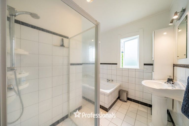 Photo of property in 2 Ropata Crescent, Boulcott, Lower Hutt, 5010