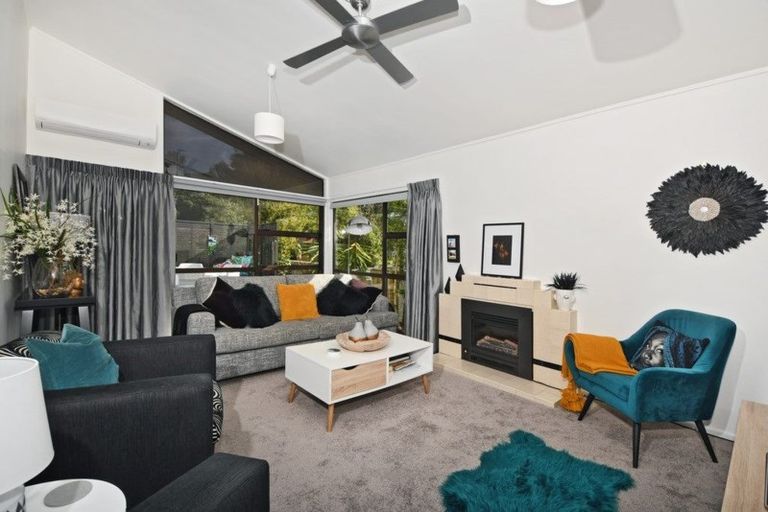 Photo of property in 10 Parkland Crescent, Terrace End, Palmerston North, 4410