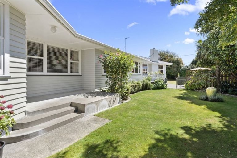 Photo of property in 52 Bristol Street, Levin, 5510