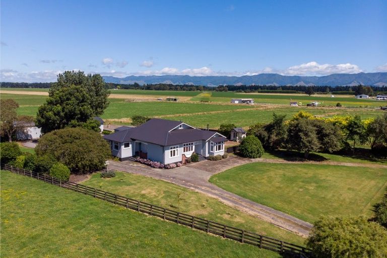 Photo of property in 82 Aerodrome Road, Dannevirke, 4972