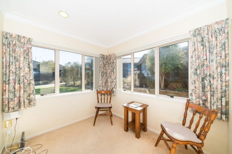 Photo of property in 8 Shakespeare Way, Kelvin Grove, Palmerston North, 4414