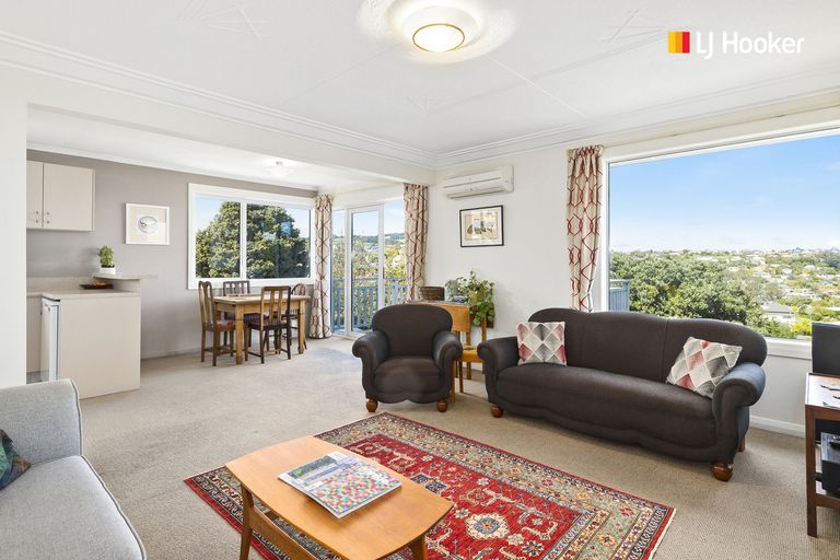 Photo of property in 35 Glendevon Place, Vauxhall, Dunedin, 9013