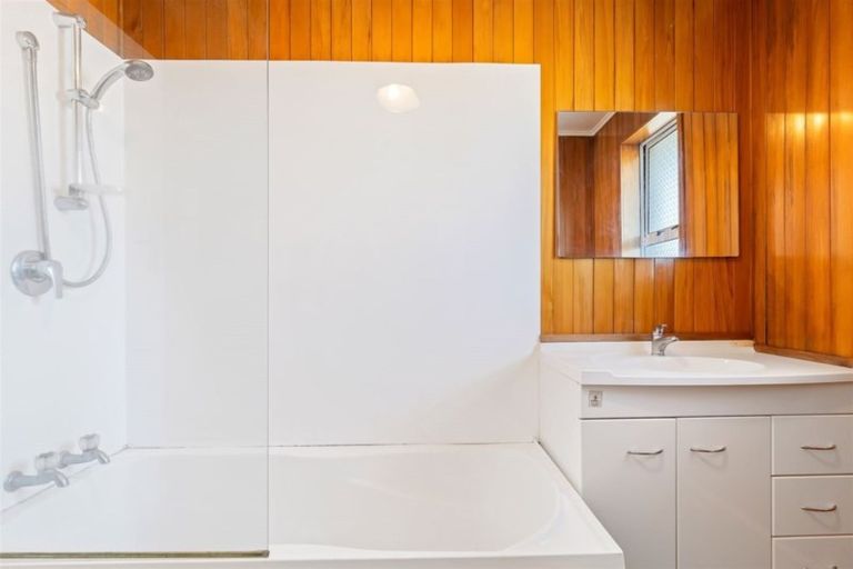 Photo of property in 8 Dunstan Crescent, Hornby, Christchurch, 8042