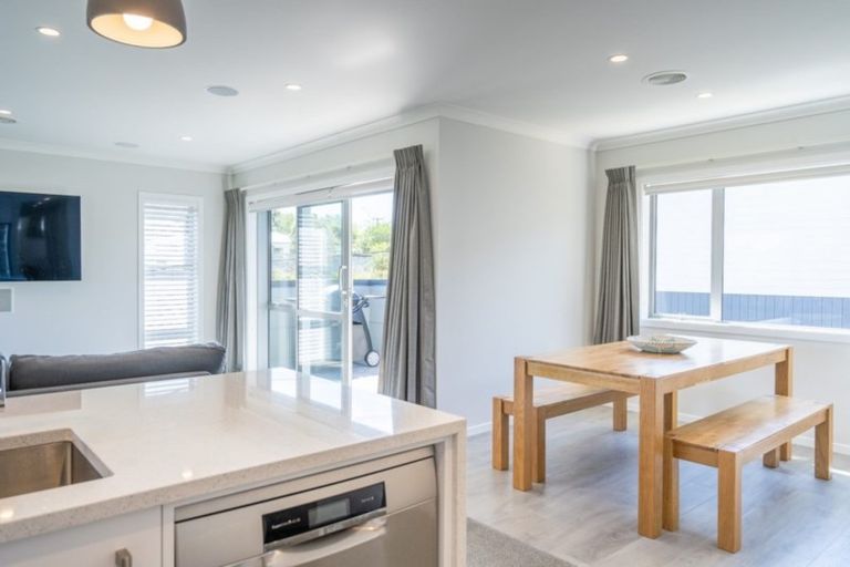 Photo of property in 98a Matai Road, Raumati South, Paraparaumu, 5032