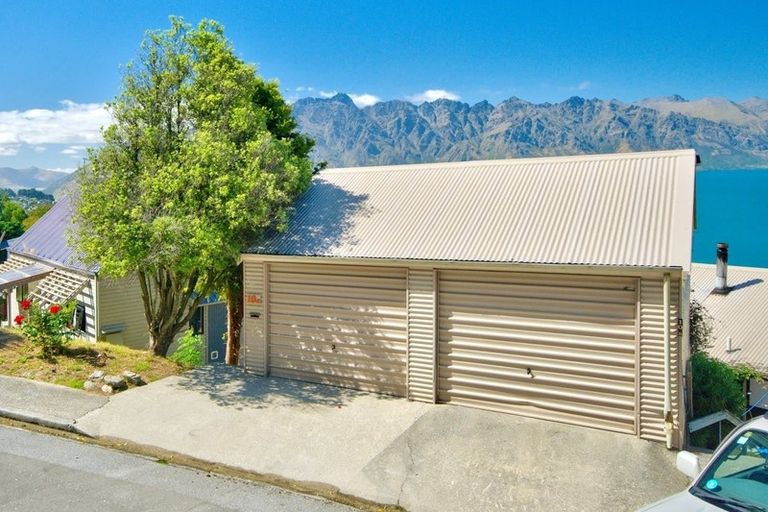 Photo of property in 10a Caples Place, Fernhill, Queenstown, 9300