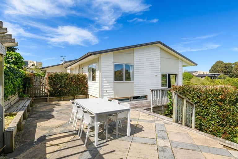 Photo of property in 34 Ruapehu Drive, Fitzherbert, Palmerston North, 4410