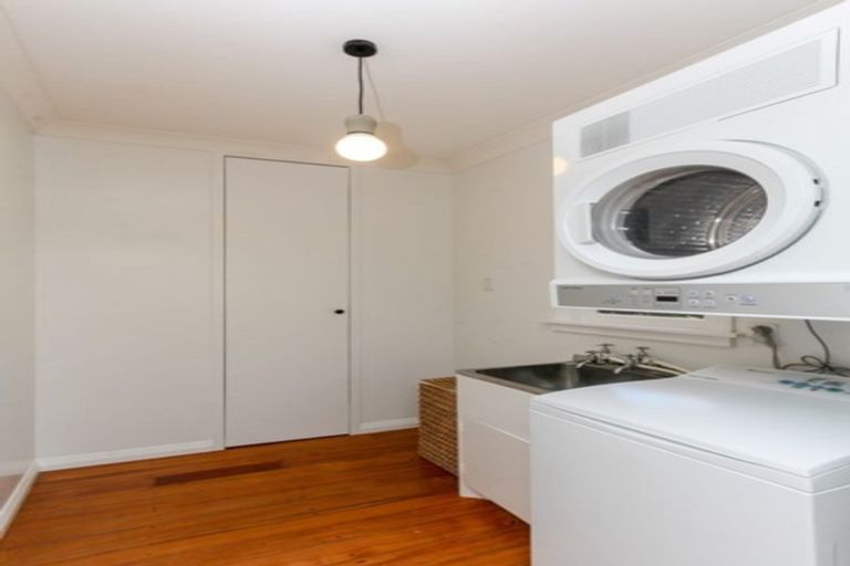 Photo of property in 211 Powderham Street, New Plymouth, 4310