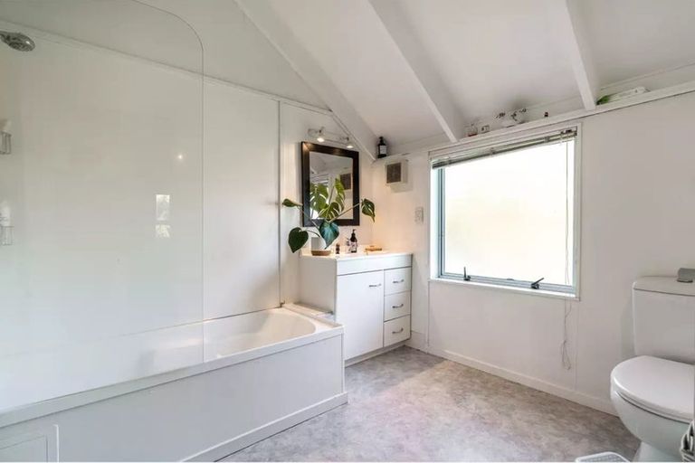 Photo of property in 1/18 Argyle Road, Browns Bay, Auckland, 0630