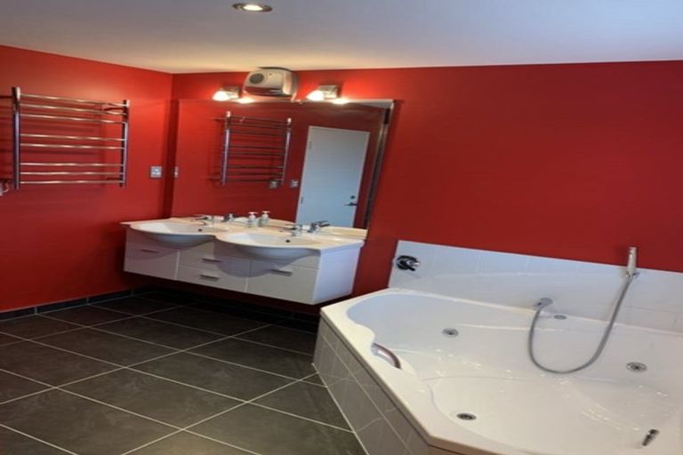 Photo of property in 3 Foresters Crescent, Parklands, Christchurch, 8083