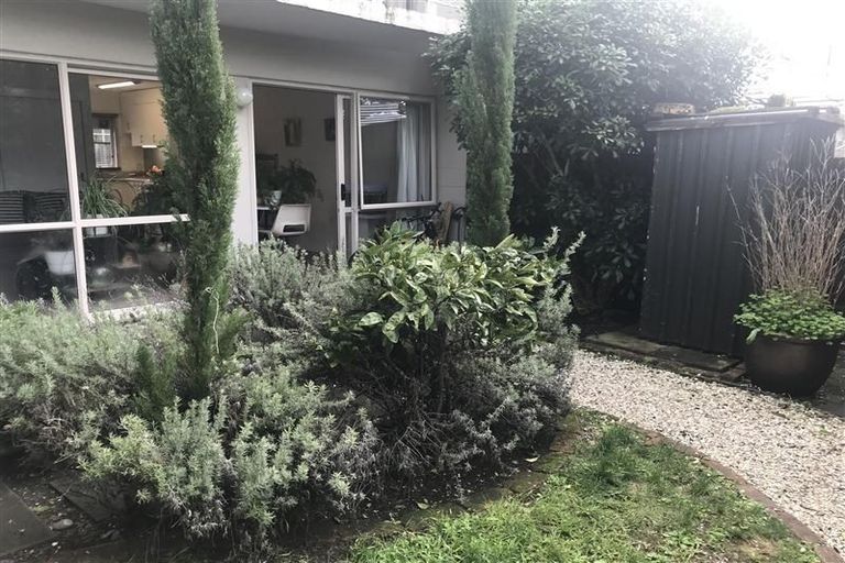 Photo of property in 3/1 Glen Road, Browns Bay, Auckland, 0630