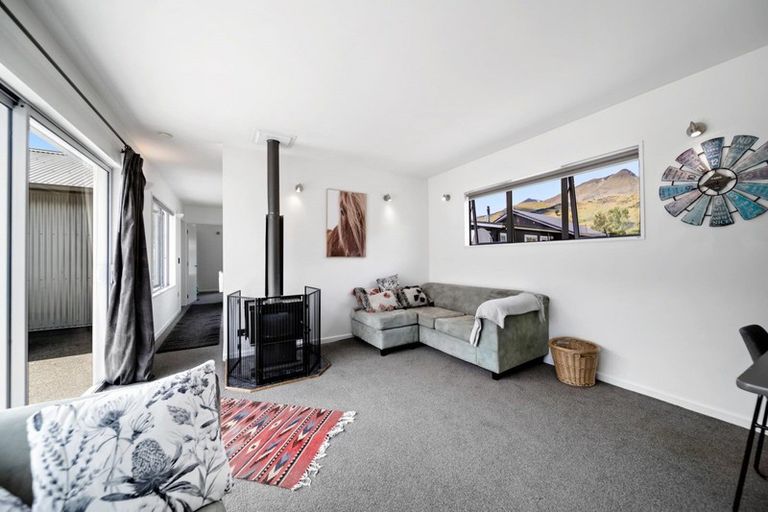 Photo of property in 8 Invincible Drive, Glenorchy, 9372