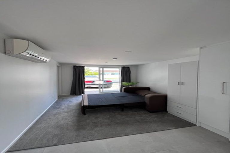Photo of property in 1/66 Takutai Avenue, Half Moon Bay, Auckland, 2012