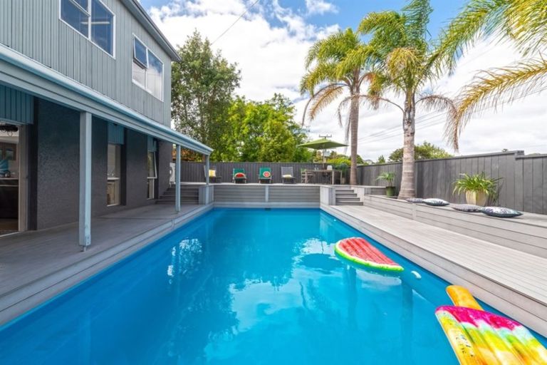 Photo of property in 6 Isobel Road, Greenhithe, Auckland, 0632