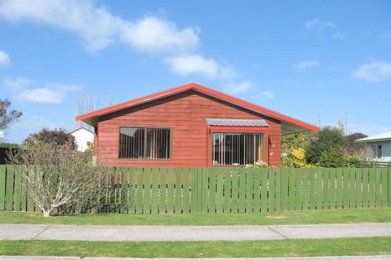Photo of property in 28 Barbara Grove, Papamoa Beach, Papamoa, 3118