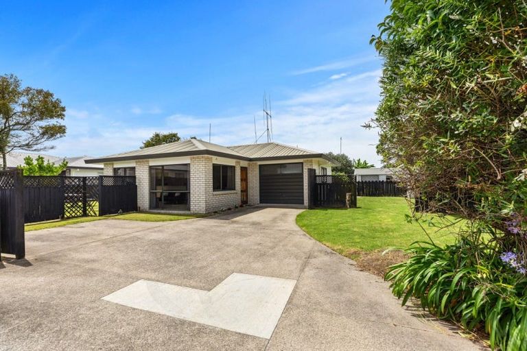 Photo of property in 225 Gravatt Road, Papamoa Beach, Papamoa, 3118